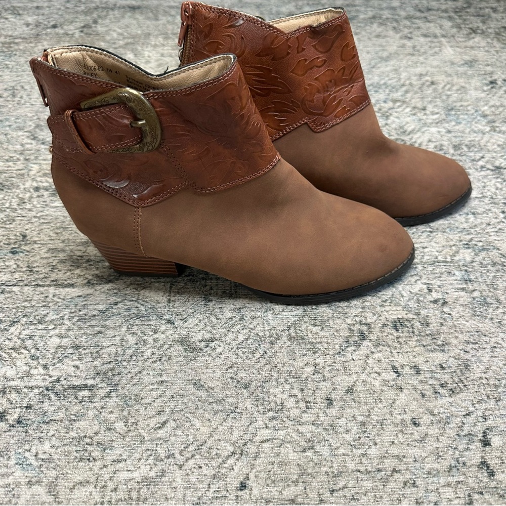 Ros Hommerson Riley Booties Size 7W - Picture 4 of 7